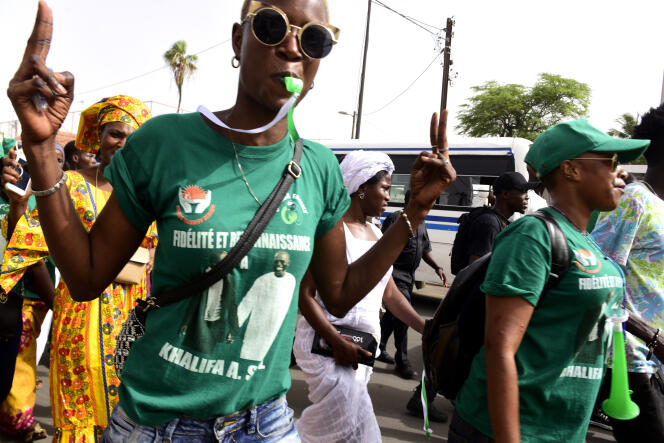 Le 9 juillet 2017, supporteurs de Khalifa Sall, le maire de Dakar, candidat aux législatives du 30 juillet, maintenu en prison depuis mars après des accusations de « détournement de deniers publics ».