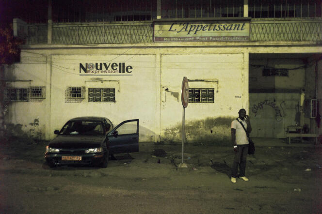 Dans une rue de Douala, au Cameroun, en 2013.