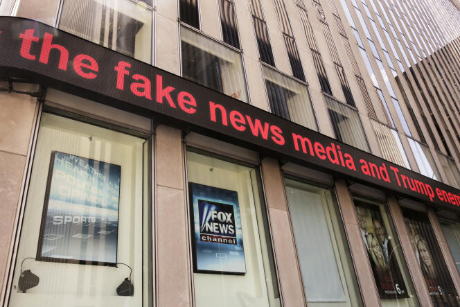 La chaîne d’information en continue Fox News est assignée par un de ses anciens consultants pour fausses nouvelles. Les locaux de Fox à New York le 1er août 2017.