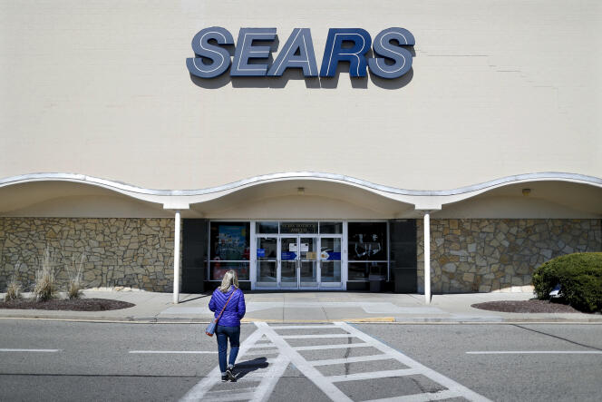 Devant un magasin Sears, à Springdale (Ohio), le 22 mars.