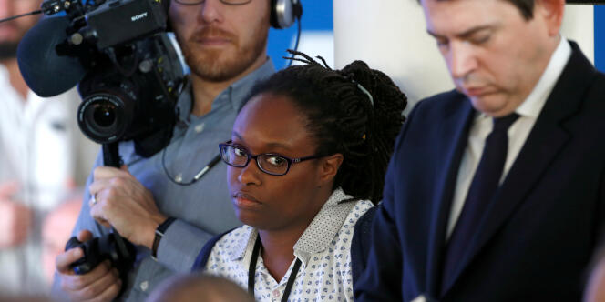 Sibeth Ndiaye, chargée des relations presse d’Emmanuel Macron, le 28 mars 2017, lors de la campagne présidentielle, à Paris.