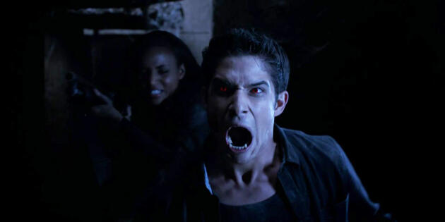 La transformation de Scott dans « Teen Wolf » se limite souvent au visage, à la couleur de ses yeux et à ses dents.
