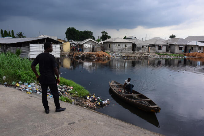 Une vue du front de mer de Port Harcourt, que la radio Chicoco et ses volontaires tentent de reconstruire.