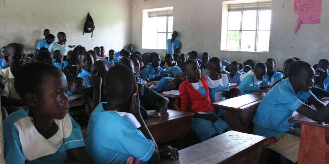 Ecole Ocea, au camp de Rhino, en Ouganda, le 31 juillet 2017. Les élèves s’entassent désormais à plus de 100 par classe.