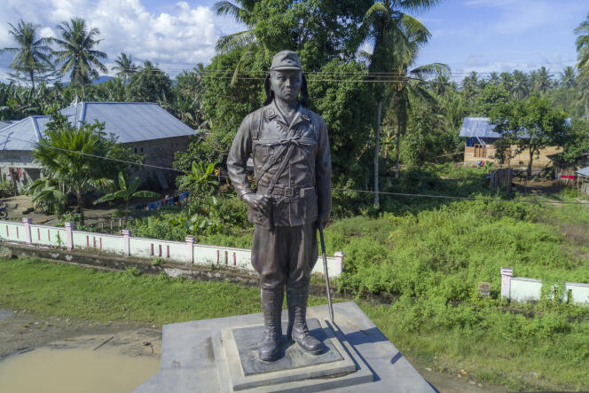 Morotai, le 12 juin 2017. Une statue à la mémoire du soldat Teruo Nakamura, combattant des forces japonaises, est érigée sur l'île où le soldat a vécu réfugié dans la jungle de 1944 à 1974.