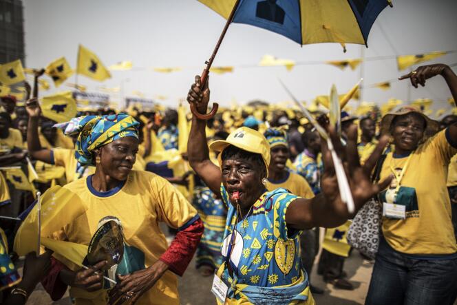Des militants de la coalition Casa-CE, à Luanda, le 20 aôut.