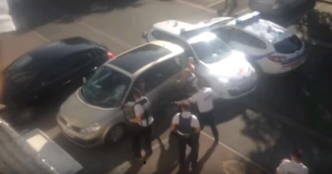 Capture d’écran de la vidéo diffusée sur YouTube montrant l’intervention de la police samedi 18 aout à Châlette-sur-Loing.