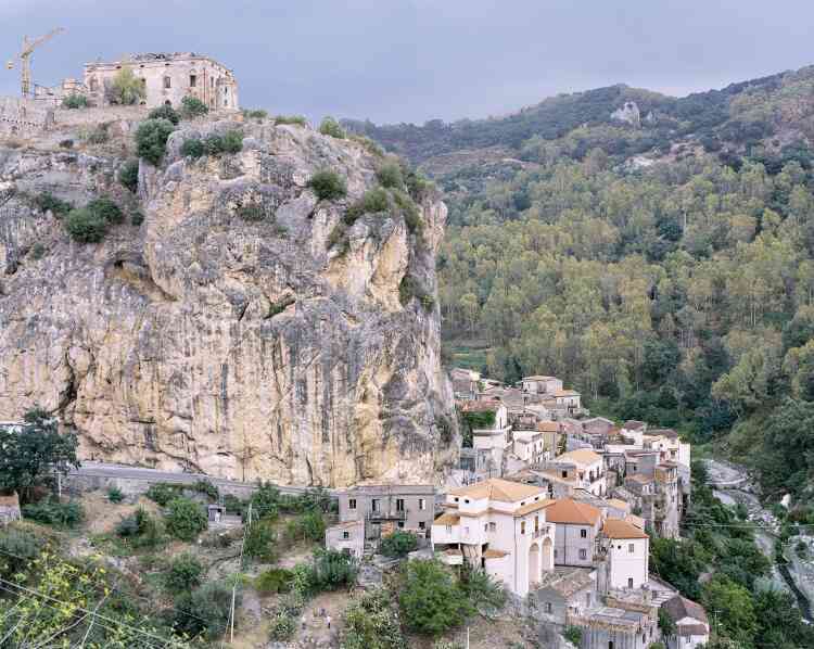 Palizzi, village pittoresque doté d’une forteresse médiévale qui surplombe le versant méridional de la Calabre.