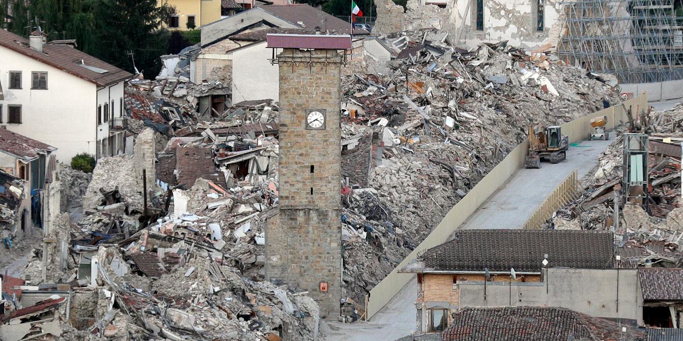 Un an après le séisme d'Amatrice, la polémique sur les constructions  illégales relancée en Italie