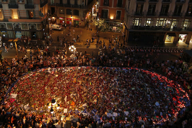 Rassemblement dans les « ramblas » à Barcelone, après les attentats, le 26 août 2017.