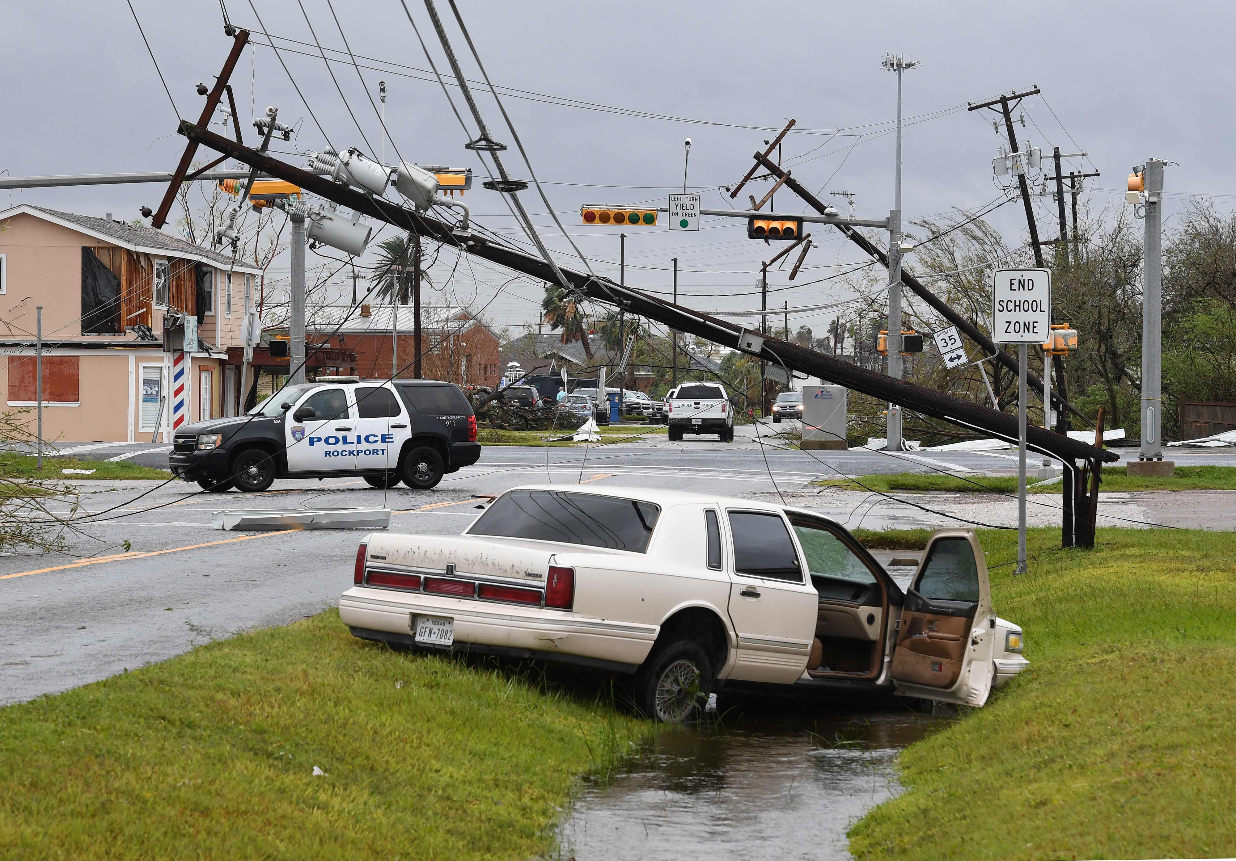 215 km/h de vent, des milliers de Texans évacués l’ouragan Harvey en