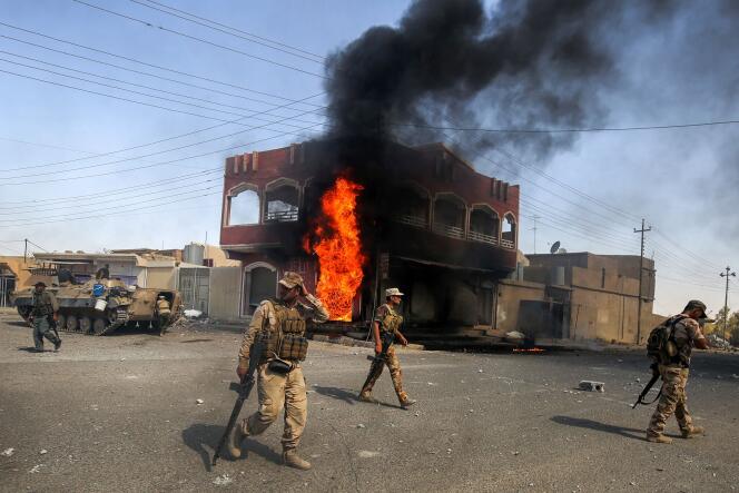 Les forces armées irakiennes dans le centre de Tal Afar, à l’ouest de Mossoul (Irak), le 26 août.