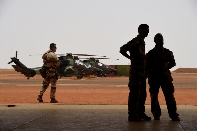 Des soldats français de l’opération anti-terroriste « Barkhane » en mission au Sahel, à Gao (Mali), le 19 mai.