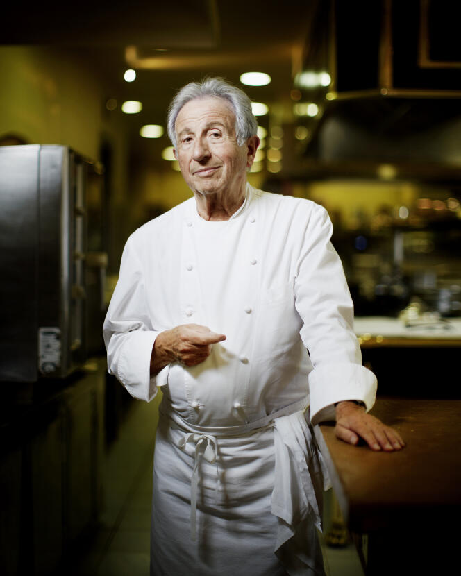 Le cuisinier français Michel Guérard, dans son restaurant d’Eugénie-les-Bains dans les Landes, en juillet 2014.