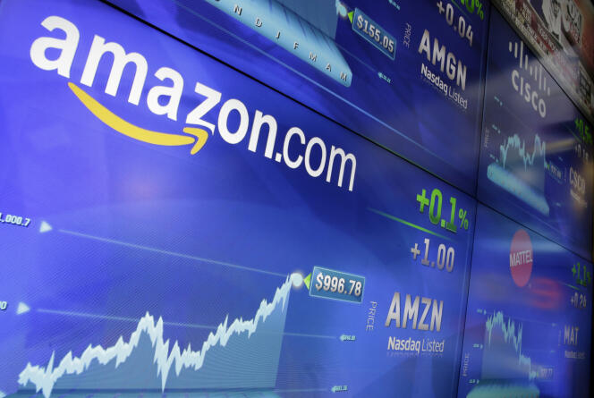 L’action Amazon frôle les 1 000 dollars à Wall Street. La capitalisation boursière du géant du commerce en ligne s’élève à 470 milliards de dollars.
