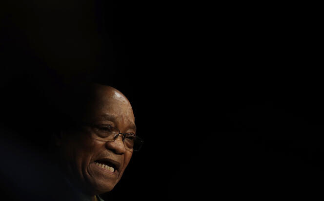 Le président sud-africain Jacob Zuma a été mis en cause tout au long de sa carrière politique dans de nombreux scandales qui ont terni sa réputation.