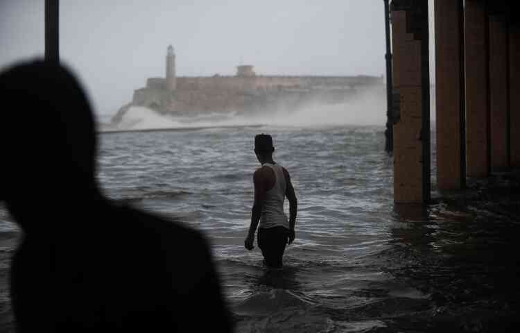 Des vagues allant jusqu’à sept mètres ont été observées sur la côte nord par le service cubain de météorologie Insmet, le 10 septembre.