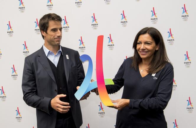Tony Estanguet et Anne Hidalgo, maire de Paris, le 10 septembre 2017, à Lima (Pérou) avant l’attribution des Jeux 2024 à la capitale française.