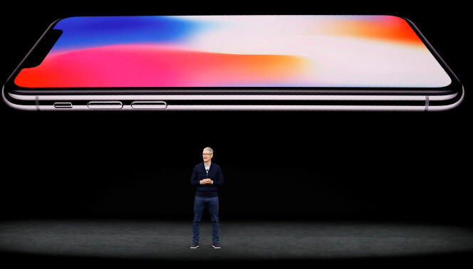 Tim Cook, le PDG d’Apple, lors de la présentation de l’iPhone X, le 12 septembre.