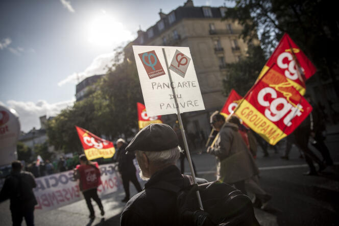 Lors de la manifestation contre la réforme du code du travail, à Paris le 12 septembre.