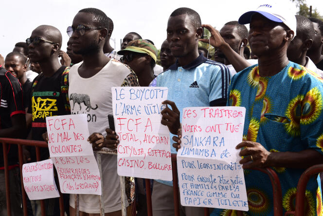 Manifestation à Dakar contre le franc CFA, le 16 septembre 2017.