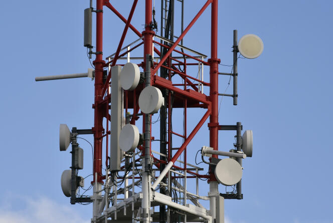 Une antenne-relais de téléphonie mobile, le 1er mars à Toulouse.