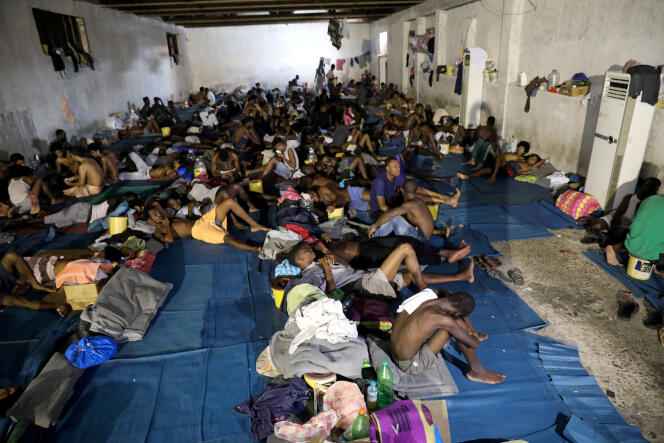 Des migrants dans un centre de détention du département pour la lutte contre la migration illégale à Tripoli, en Libye, le 10 septembre.
