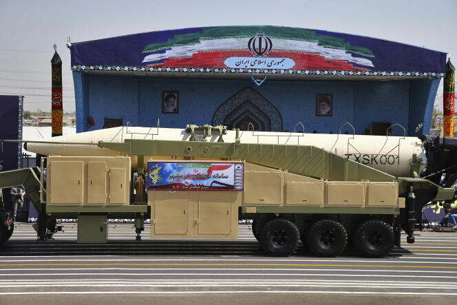 Le missile balistique a été présenté lors d’un défilé militaire marquant l’invasion de l’Iran par l’Irak en  1980.