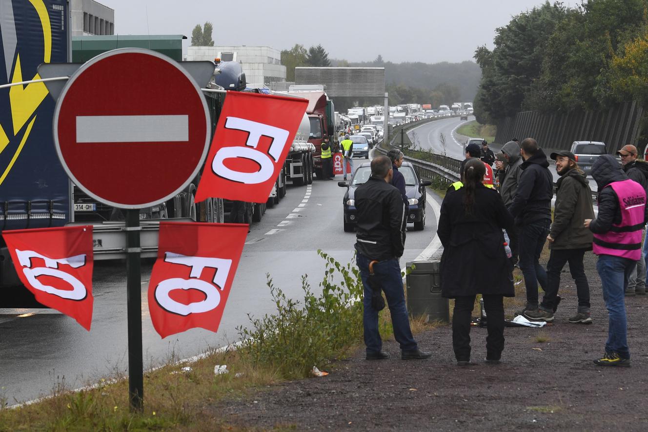 Greve Carburant Nc Routiers : la CGT veut « maintenir la pression », la CFDT menace d’une