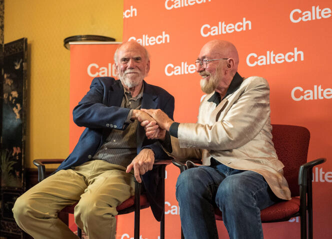 Kip S. Thorne et Barry C. Barish, physiciens du California institute of technology (CalTech), lors d’une conférence de presse sur le campus à Pasadena, mardi 3 octobre, après avoir remporté le prix Nobel de physique 2017, qu’ils partagent avec Rainer Weiss du MIT.