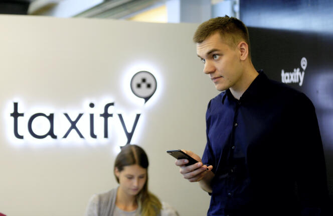 Le patron et cofondateur de la plate-forme estonienne Taxify, Markus Villig, 23 ans, au siège de son entreprise, à Tallinn, le 13 juin.