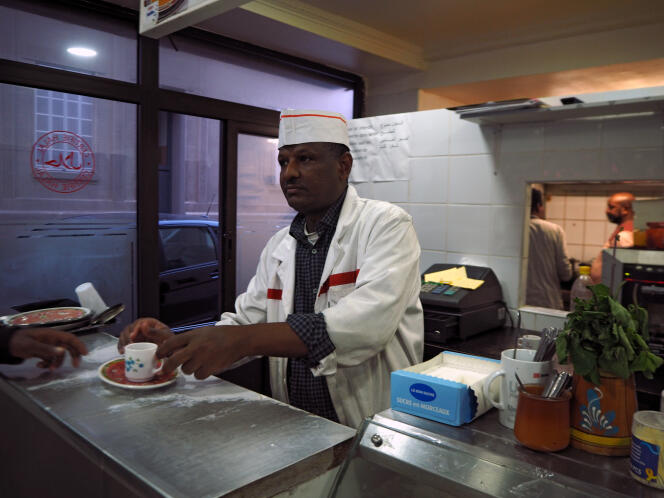 Arrivé en France il y a dix ans, le darfourais Ousman a ouvert le restaurant « Chez Tony » en 2013, à Paris le 10 octobre.
