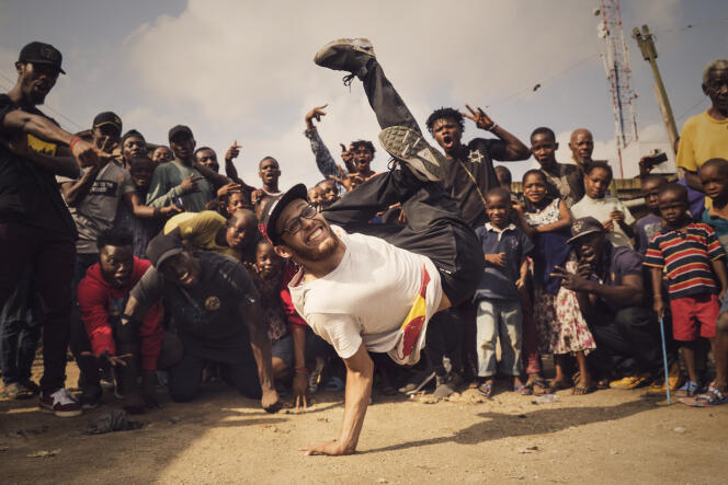 Le danseur franco-algérien Lilou, à Lagos, en juillet 2017.
