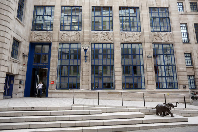 L’entrée de la London School of Economics, qui domine pour la 4e année consécutive le classement des écoles de commerce européennes du « Financial Times ». (Photo by Oli Scarff/Getty Images.)