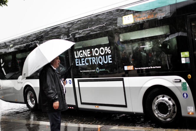 Un Bluebus, autobus électrique construit par le groupe Bolloré.