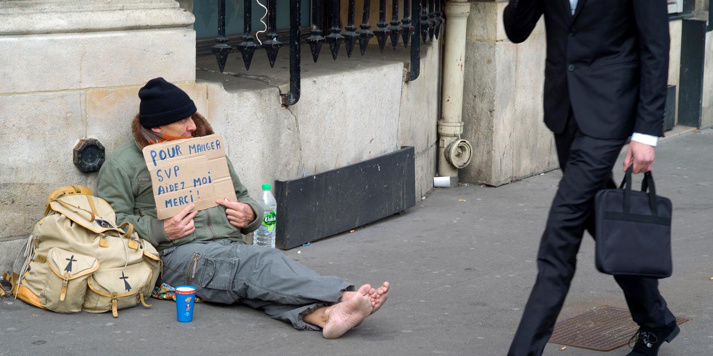 Pourquoi il faut donner de l’argent aux pauvres sans contrepartie