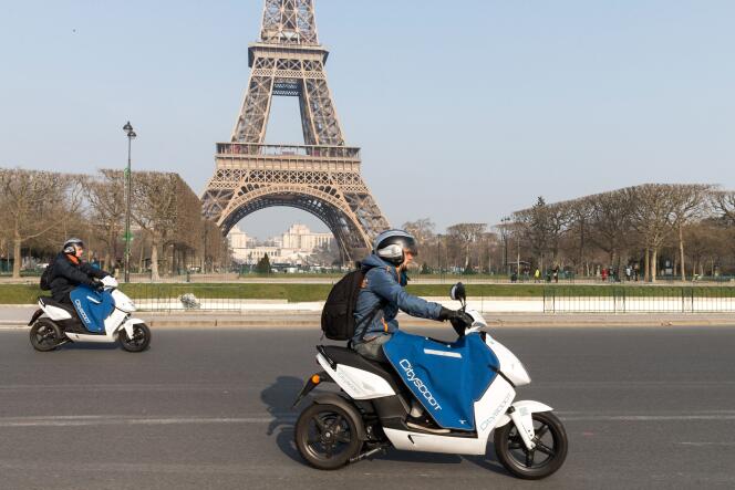 Les scooters de Cityscoot qui a déployé en 2016 1 600 deux-roues en Ile-de-France.