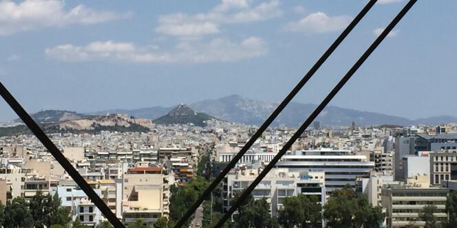 Athènes (avec le Parthénon dans le fond), vue depuis la Fondation Niarchos.