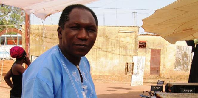 L’auteur, metteur en scène et comédien Adama Traoré à Bamako, au Mali, en 2017.