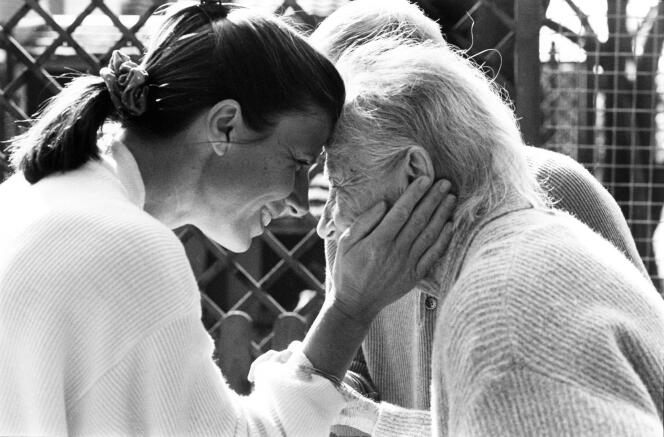 Une patiente souffrant d’Alzheimer avec sa fille.