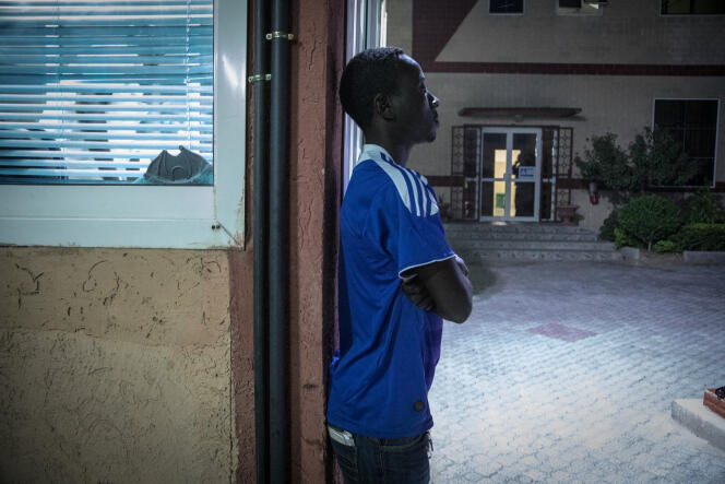 Ababar a quitté Bangui en décembre 2013, au moment où son quartier brûlait. Il a perdu sa femme et son bébé dans le conflit centrafricain. Il a 20 ans aujourd'hui.