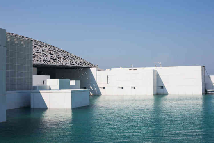 Le Louvre Abu Dhabi est le premier de trois musées à ouvrir ses portes dans le district culturel de Saadiyat. Devraient suivre un Guggenheim, conçu par Frank Gehry, et le Zayed National Museum, confié à Norman Foster.
