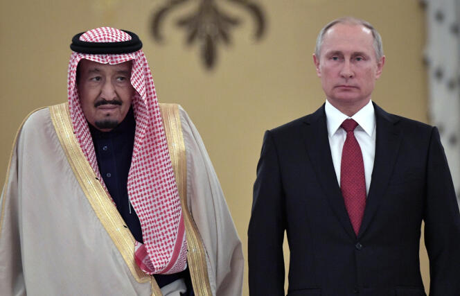 Vladimir Poutine et le roi Salman d’Arabie saoudite, lors de la visite d’Etat de ce dernier à Moscou en octobre dernier.