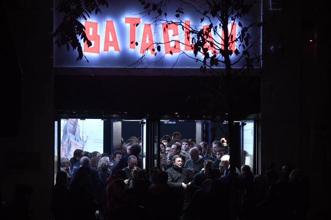 Le Bataclan, le 12 novembre 2016, après le concert de Sting, le premier événement après sa réouverture.