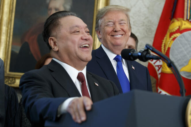 Hock Tan, PDG de Broadcom, et Donald Trump, jeudi 2 novembre, à la Maison Blanche, à Washington.