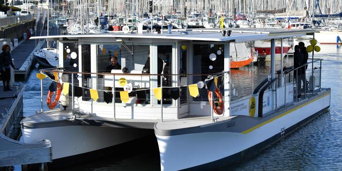 A La Rochelle Un Bateau Bus Qui Fonctionne A L Hydrogene