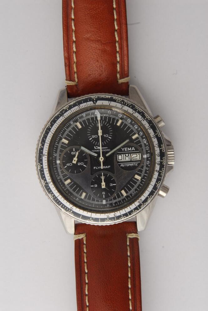 Yema Flygraf des années 1970, chronograph à trois compteurs et un dateur. Diam:4cm