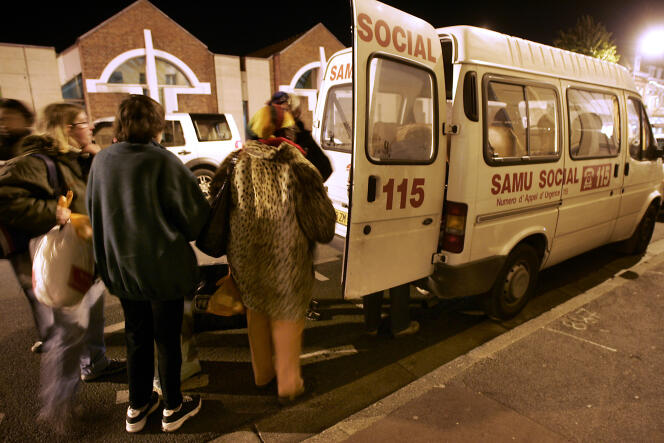 Des femmes sans-abri prises en charge par le Samu social à Lille.