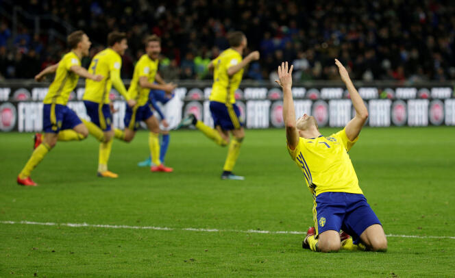 Joueur suédois s’excusant auprès du Seigneur pour avoir privé Gianluigi Buffon de sa dernière Coupe du monde.