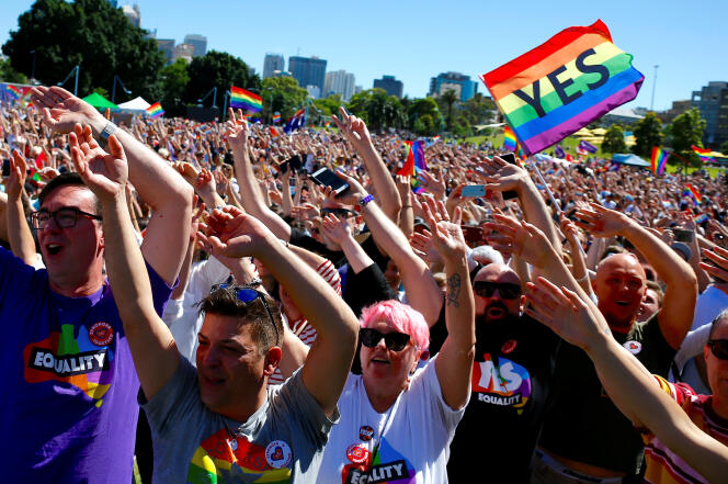 Des partisans du mariage gay fêtent leur victoire à Sydney en Australie, le 15 novembre.